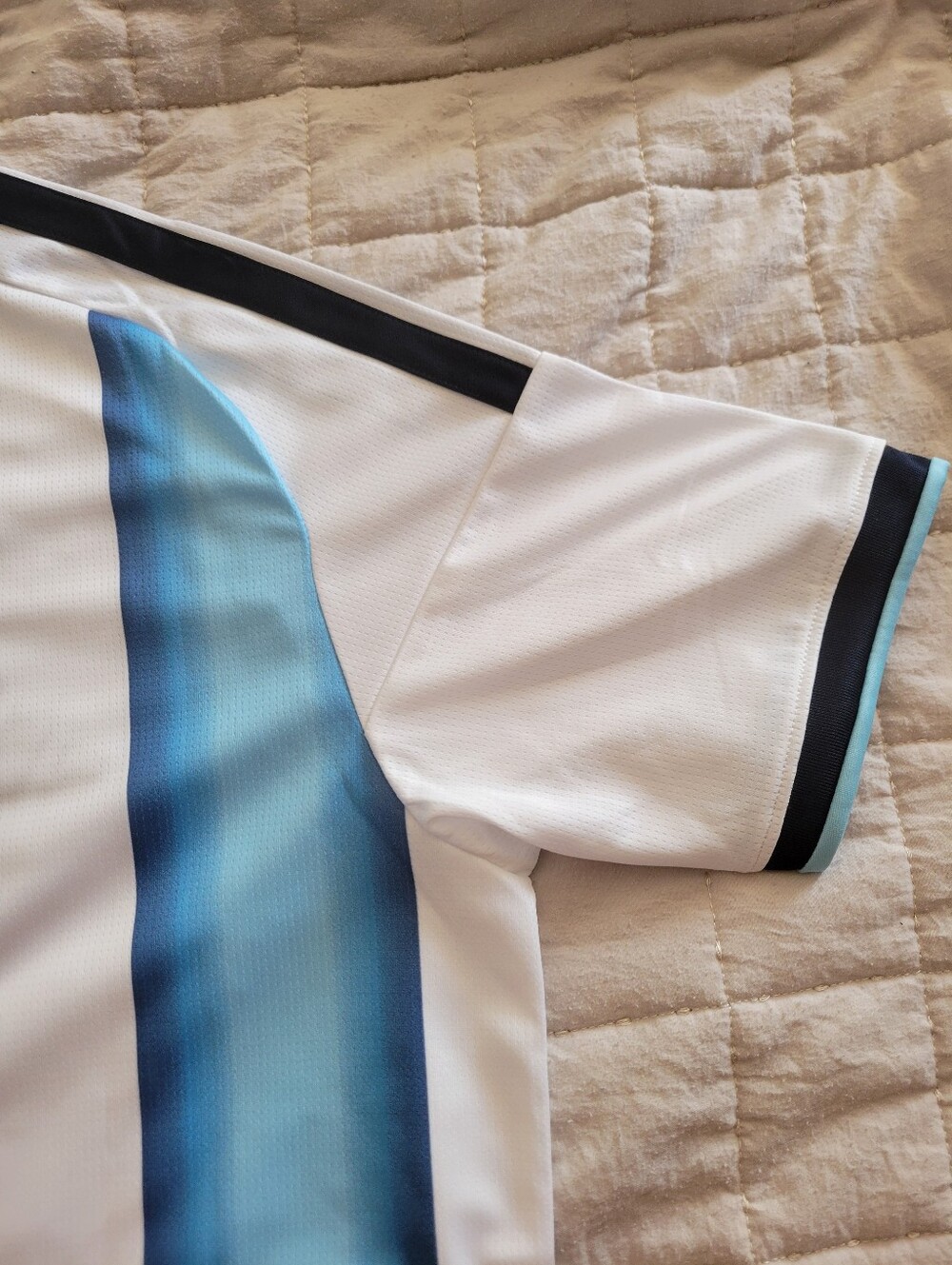 NWT Adidas Argentina 3-Star 2022 World Cup Champions Jersey Men's Size M - Picture 9 of 11